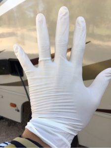 キャンピングカーの下水処理用ゴム手袋